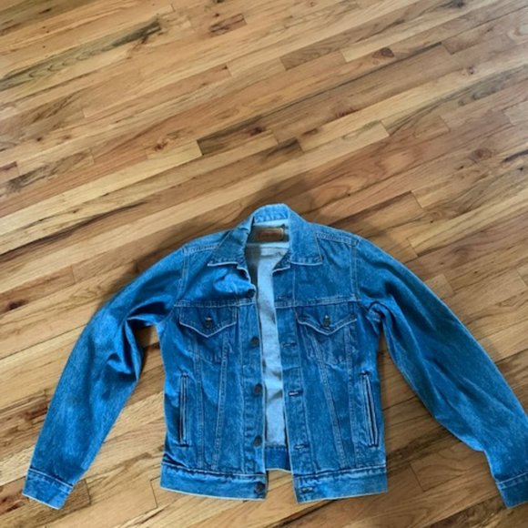 Levi's Jackets & Blazers - levi's denim jean jacket size m-L